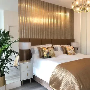 The Palms Lux Living B'mouth Town Centre & Apartment